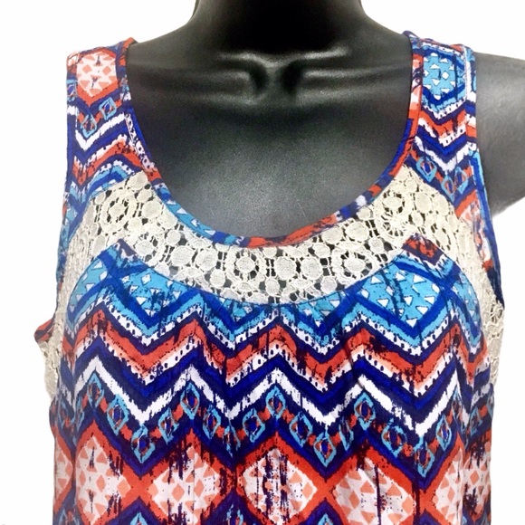 Red Camel Tank with Lace detailing. Size Small - Picture 2 of 7